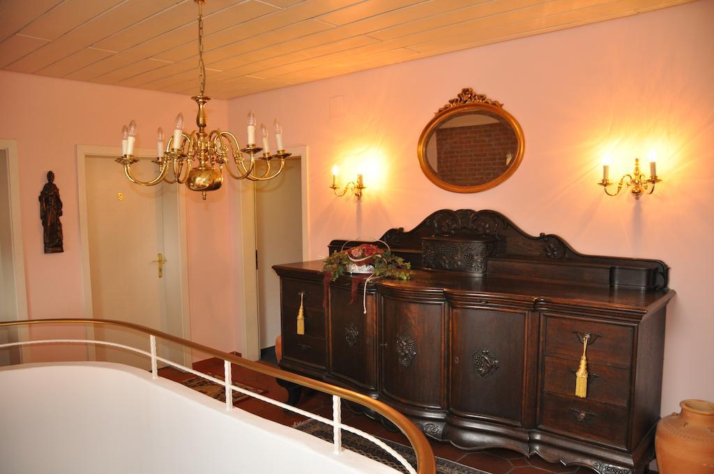 Gaestehaus Ullmannshof Kirchheim am Neckar Exterior foto